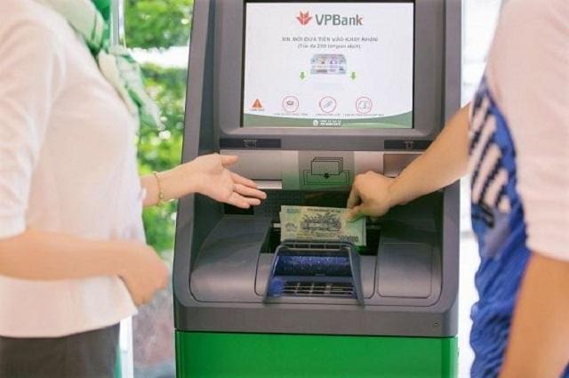 Thông tin về dịch vụ và phí rút tiền mặt tại VpBank